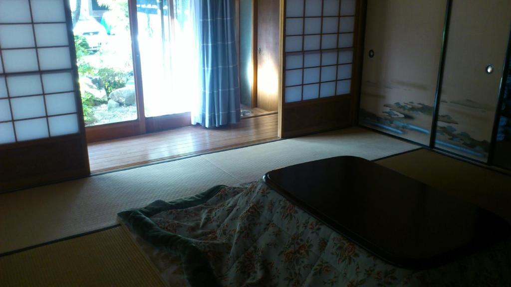 B & B Nishimine ÓÓuda Szoba fotó